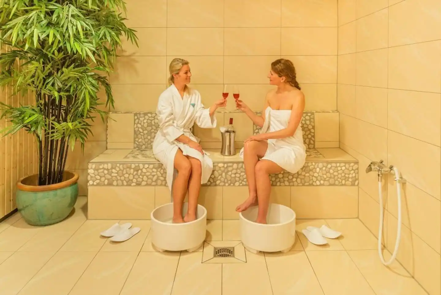 Hotel Aquamarin Personen