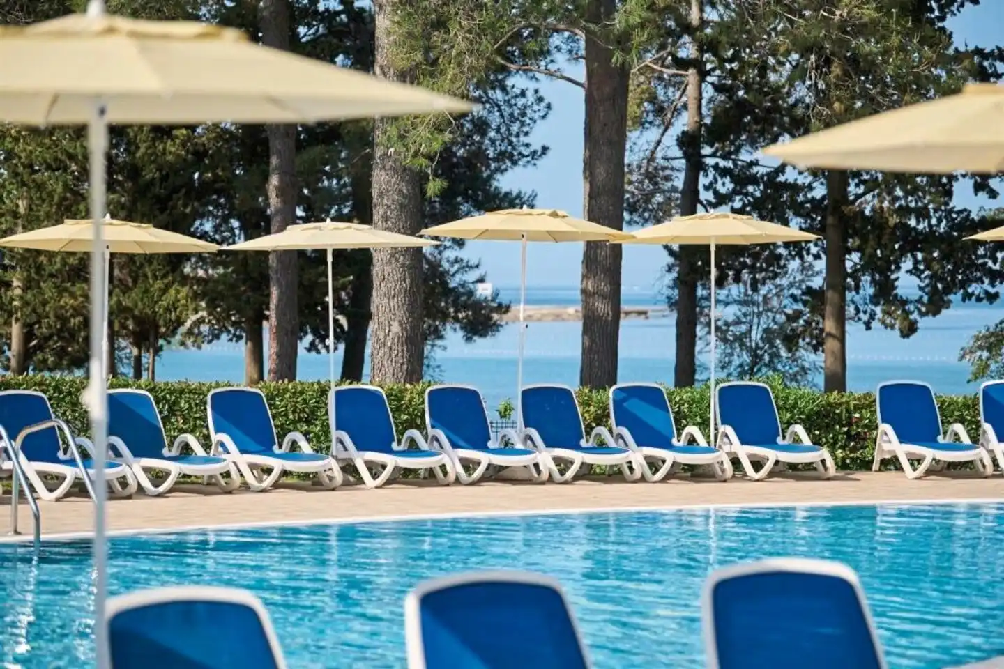 Aurora Plava Laguna Pool