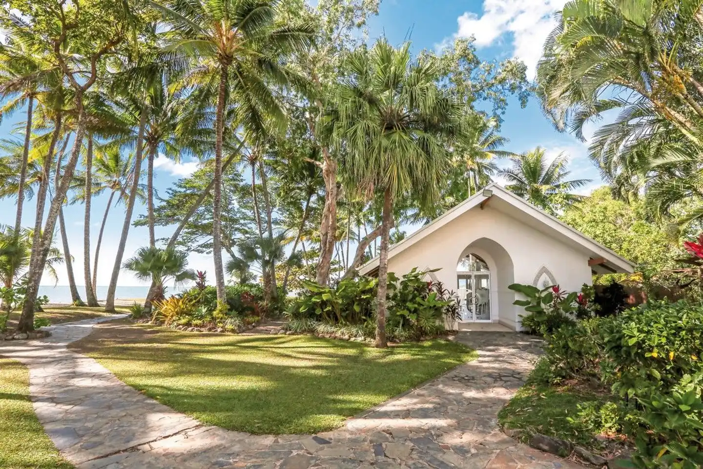 Alamanda Palm Cove by Lancemore Aussenansicht