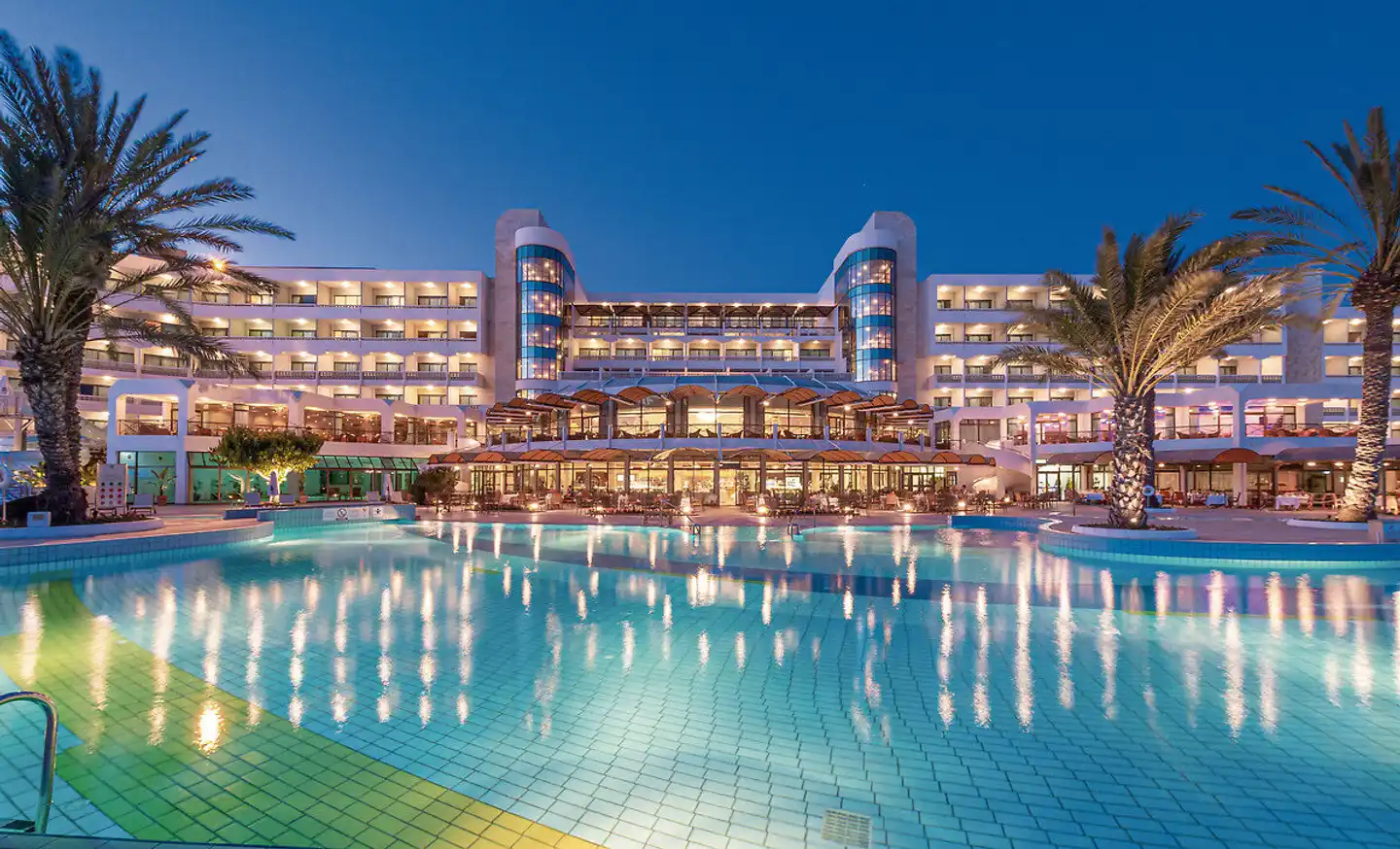 Constantinou Bros Athena Beach Aussenansicht