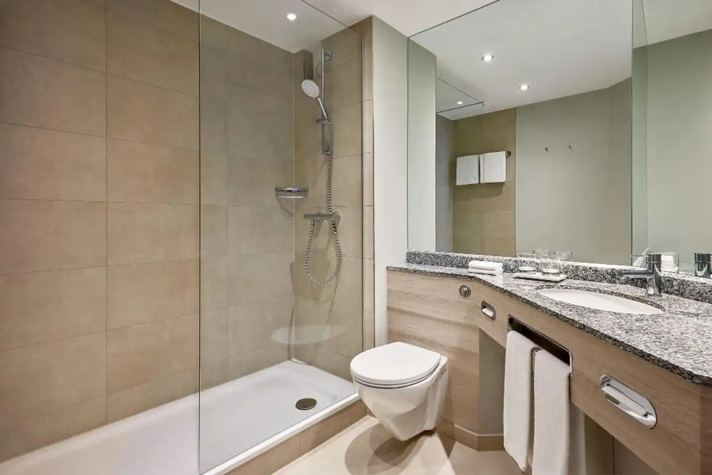 Courtyard by Marriott Schwerin Badezimmer
