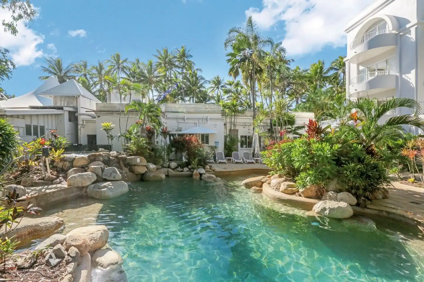 Alamanda Palm Cove by Lancemore Pool