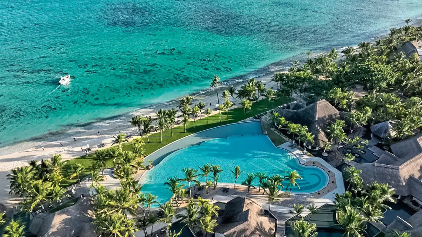 Dinarobin Beachcomber Hotel Golf & Spa Pool