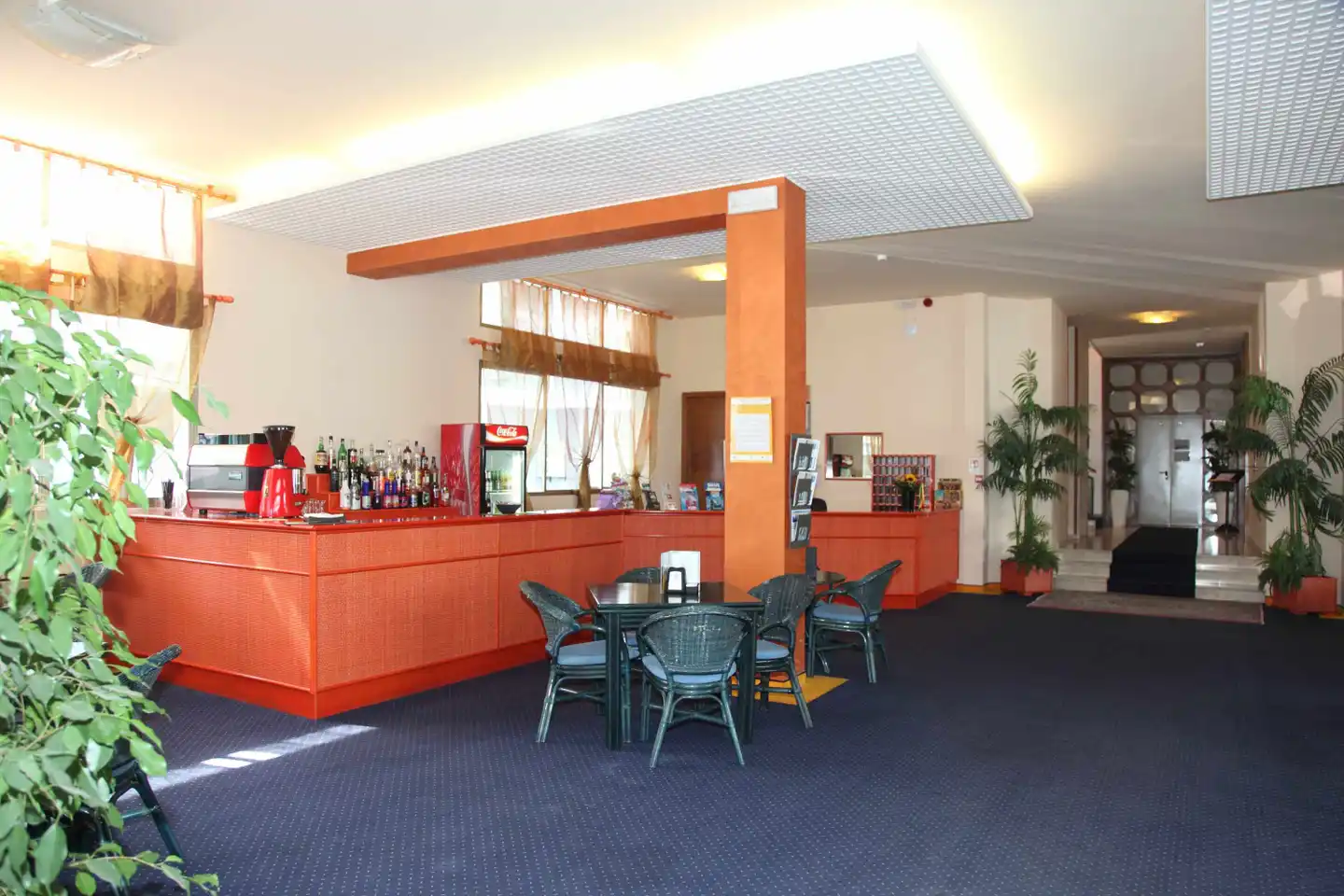Bettina Lobby