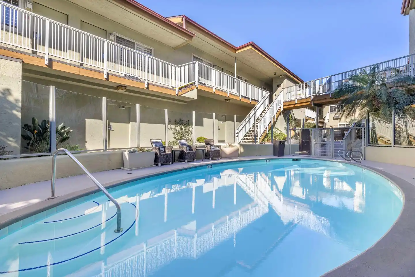Best Western Plus Beach View Lodge Pool