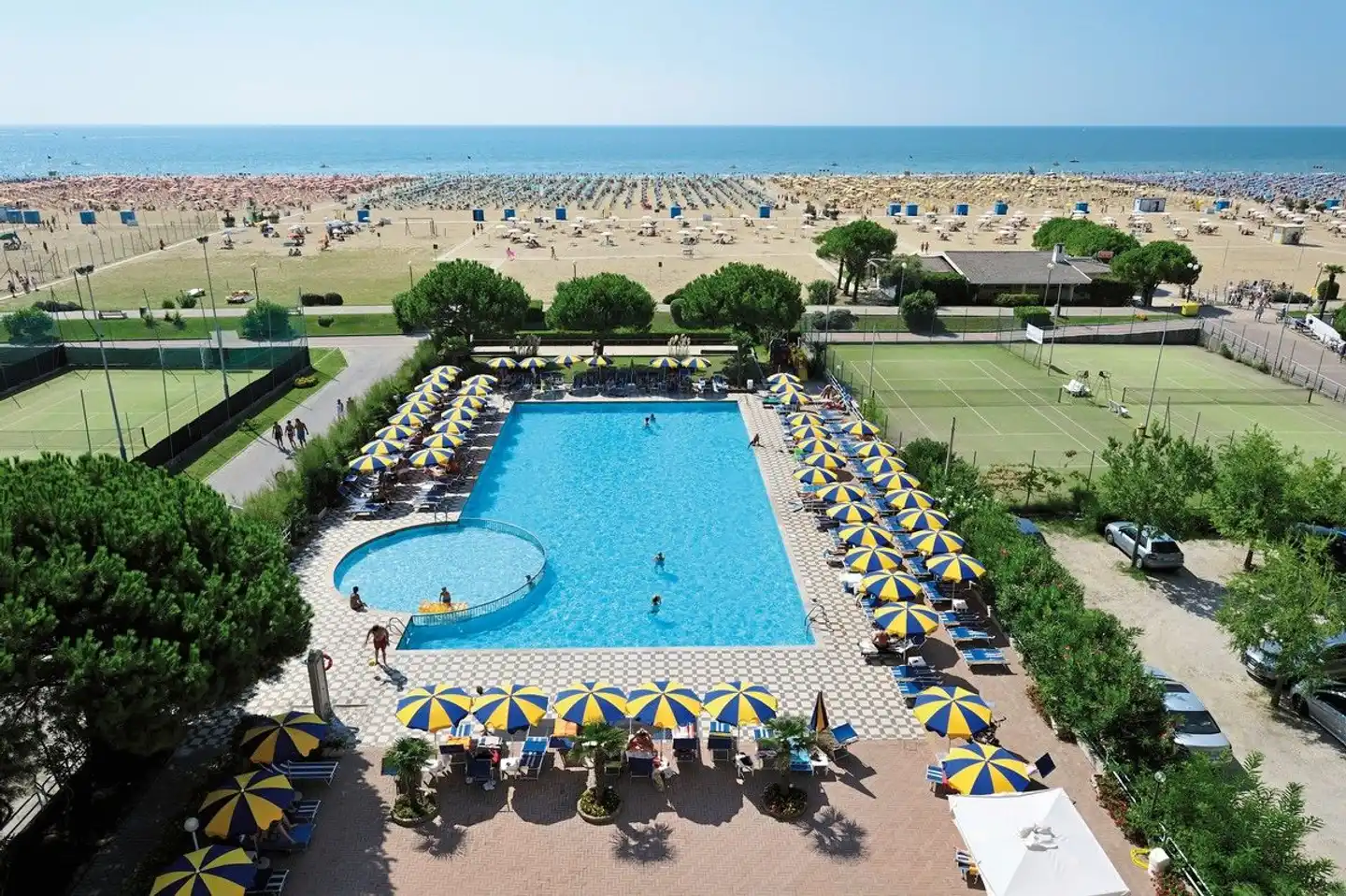 Bellevue Pool