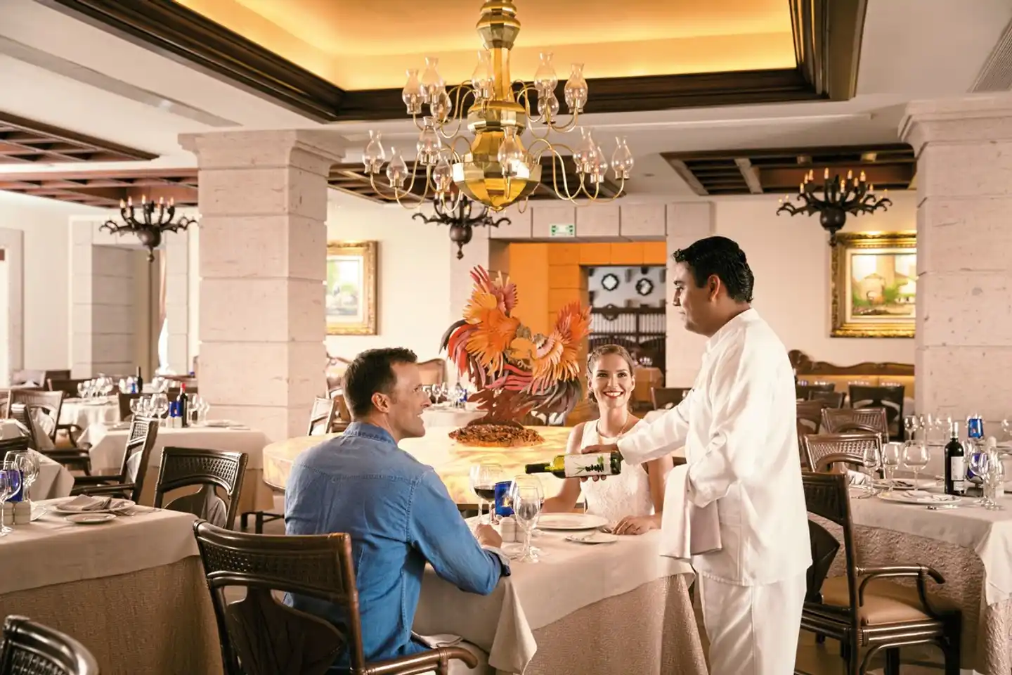 Barcelo Maya Grand Bar