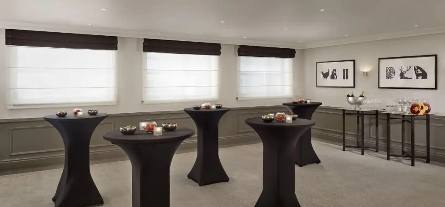 Hyatt Regency London - The Churchill Lobby
