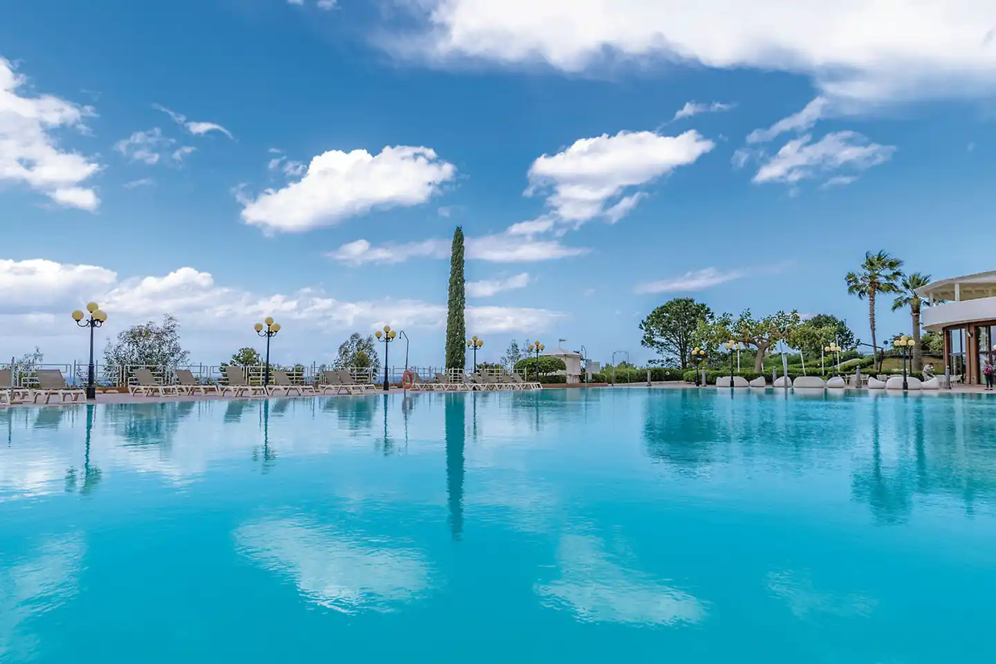 Costa Verde Pool