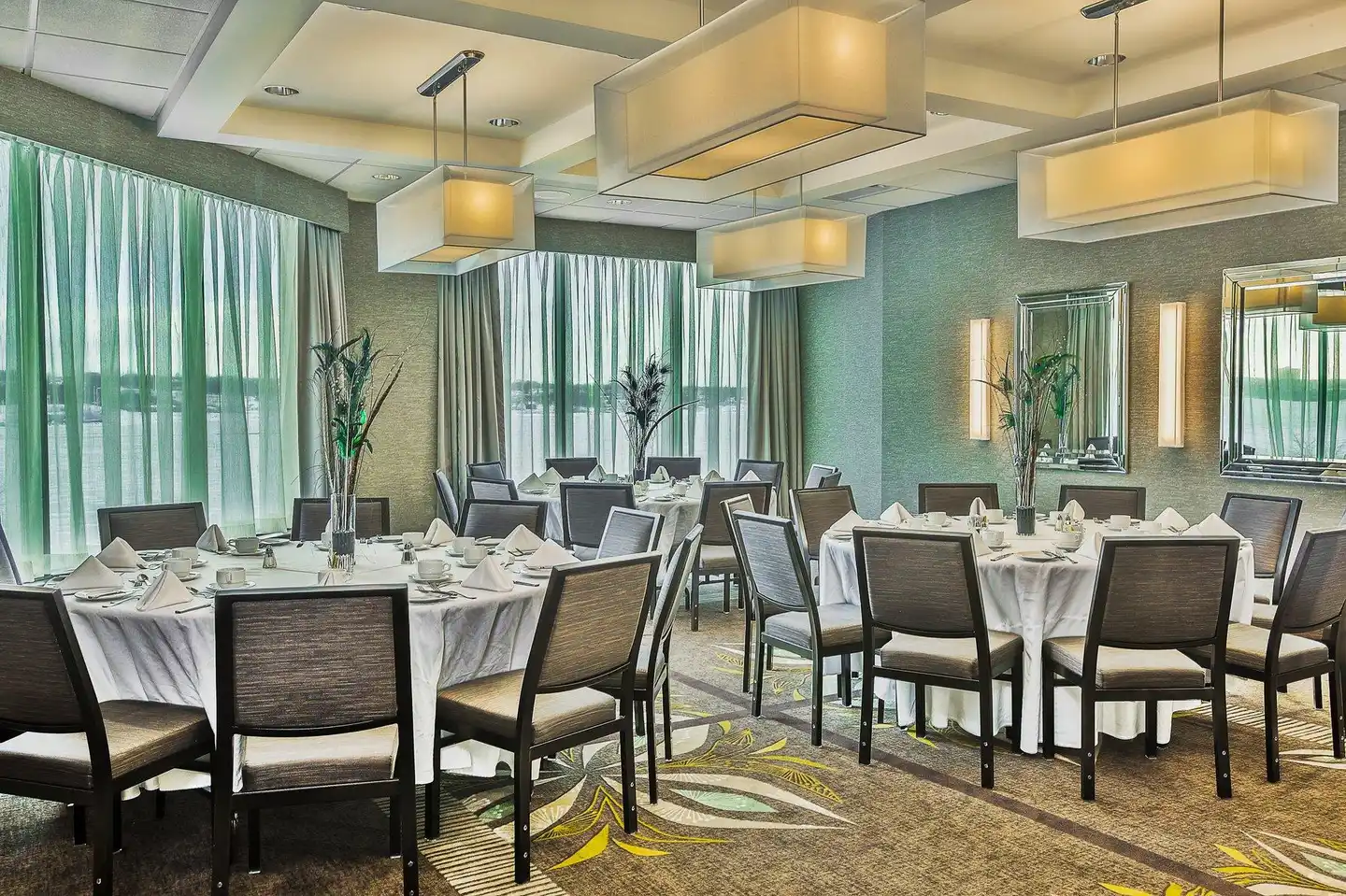 Holiday Inn Sydney - Waterfront Restaurant