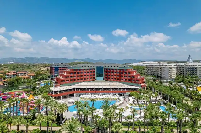 Delphin Deluxe Resort Aussenansicht