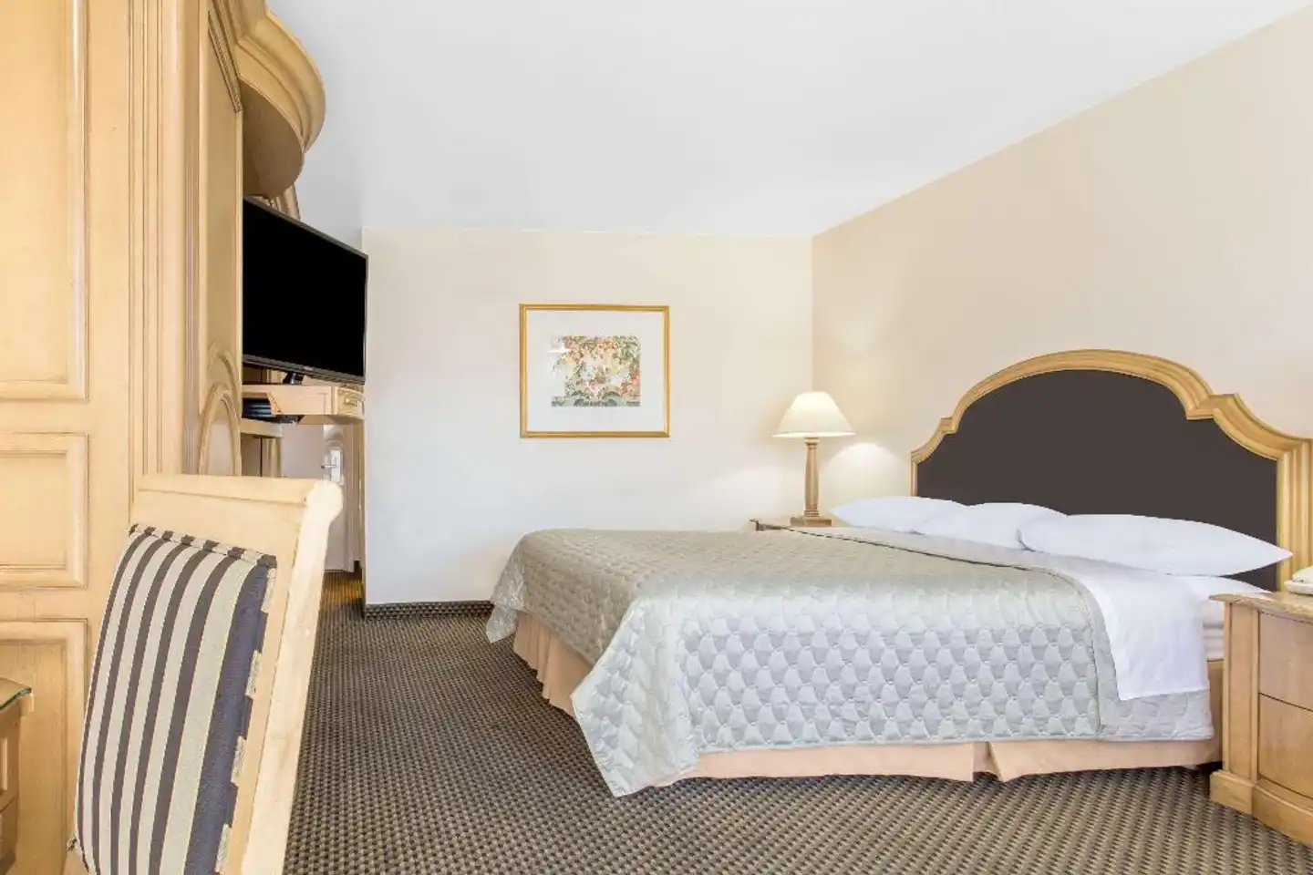 Days Inn by Wyndham Modesto Wohnbeispiel