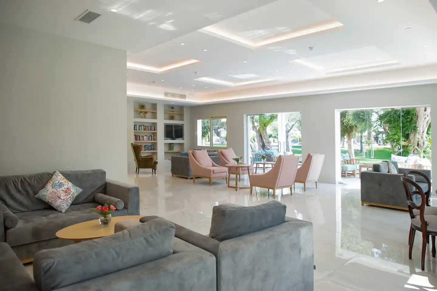Delfinia Lobby