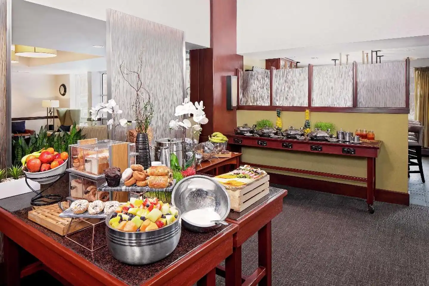 DoubleTree Club by Hilton Hotel Boston Bayside Restaurant