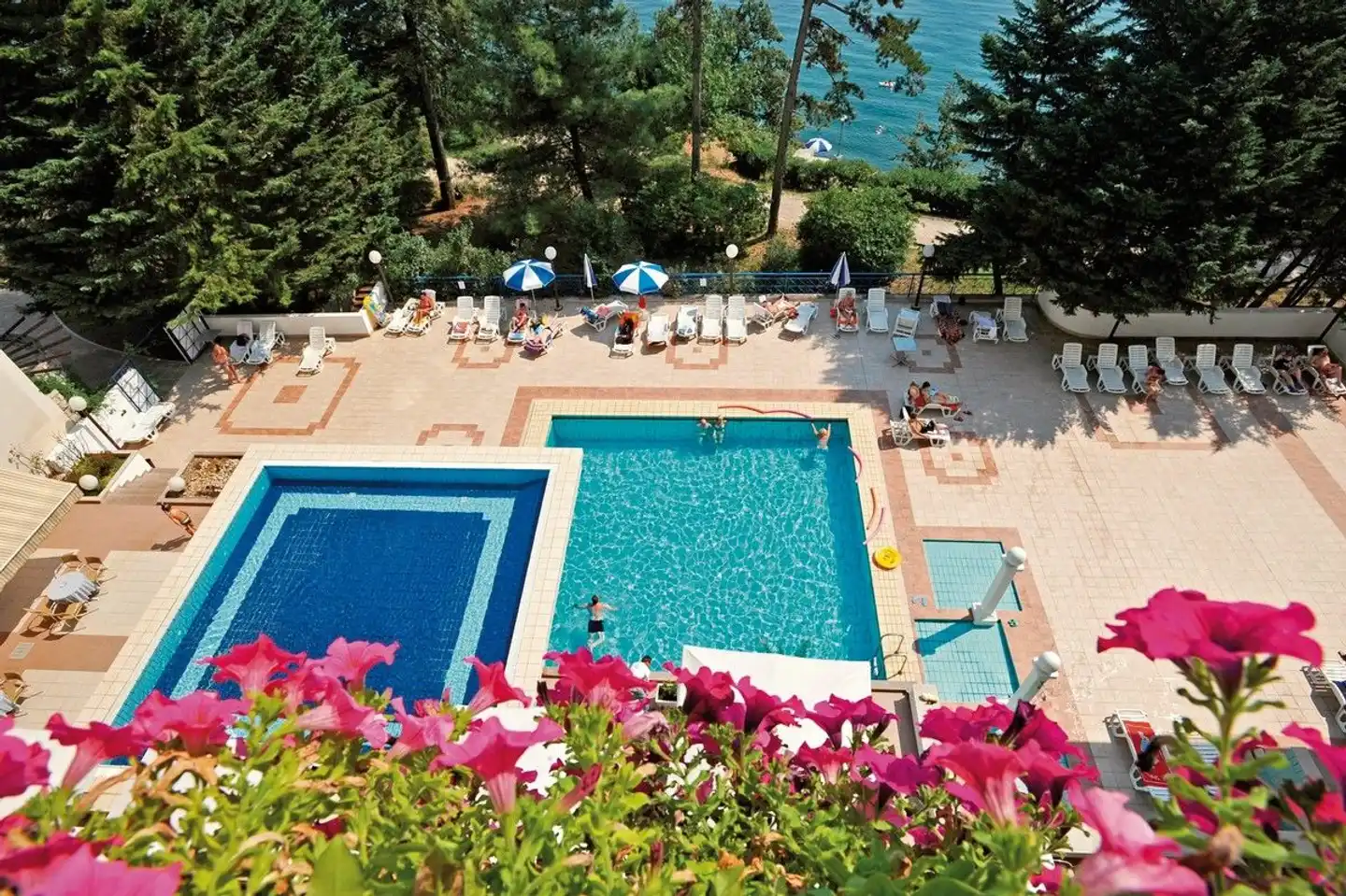 Excelsior Pool