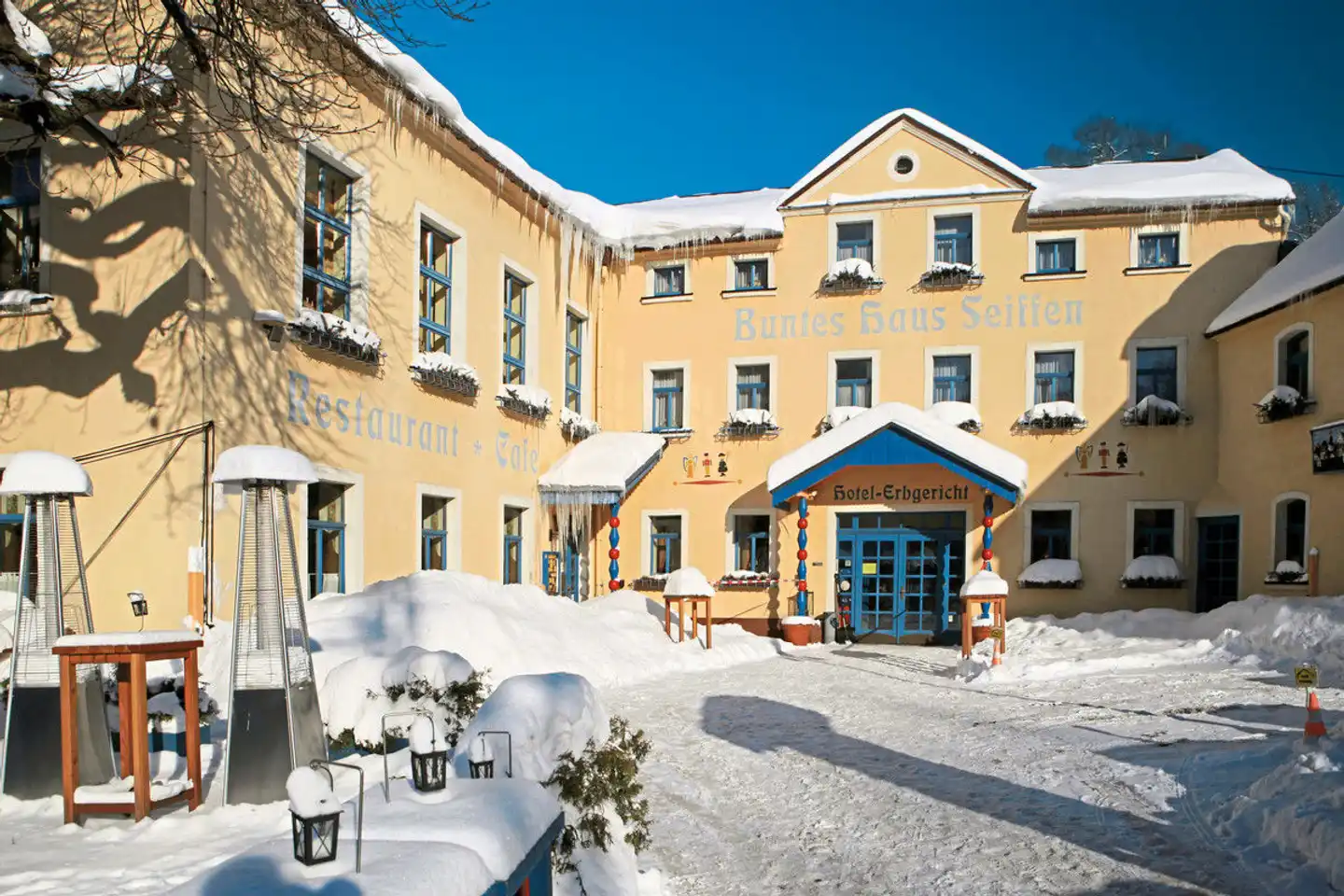 Buntes Haus Hotel Erbgericht Aussenansicht