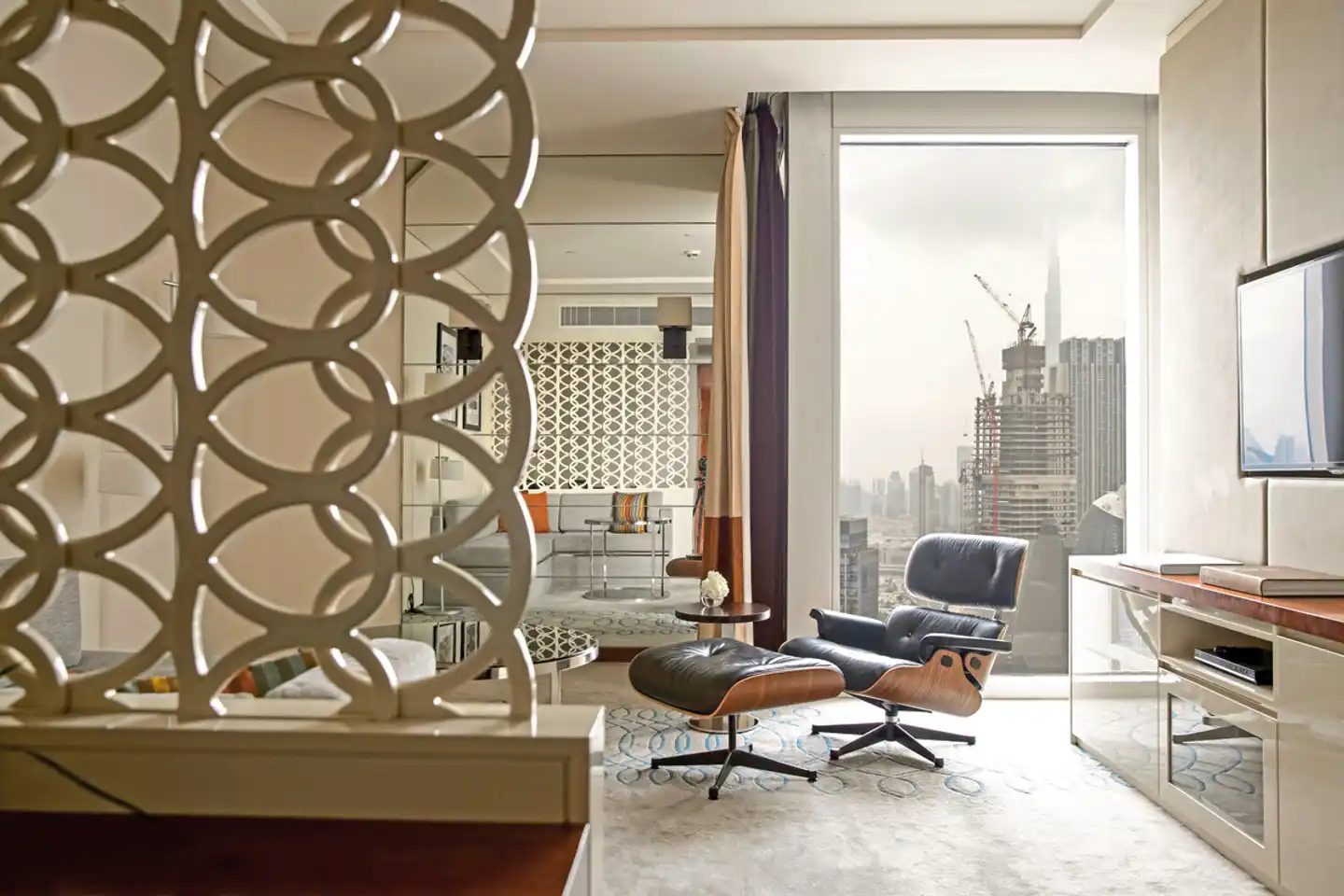 Jumeirah Emirates Towers Lobby