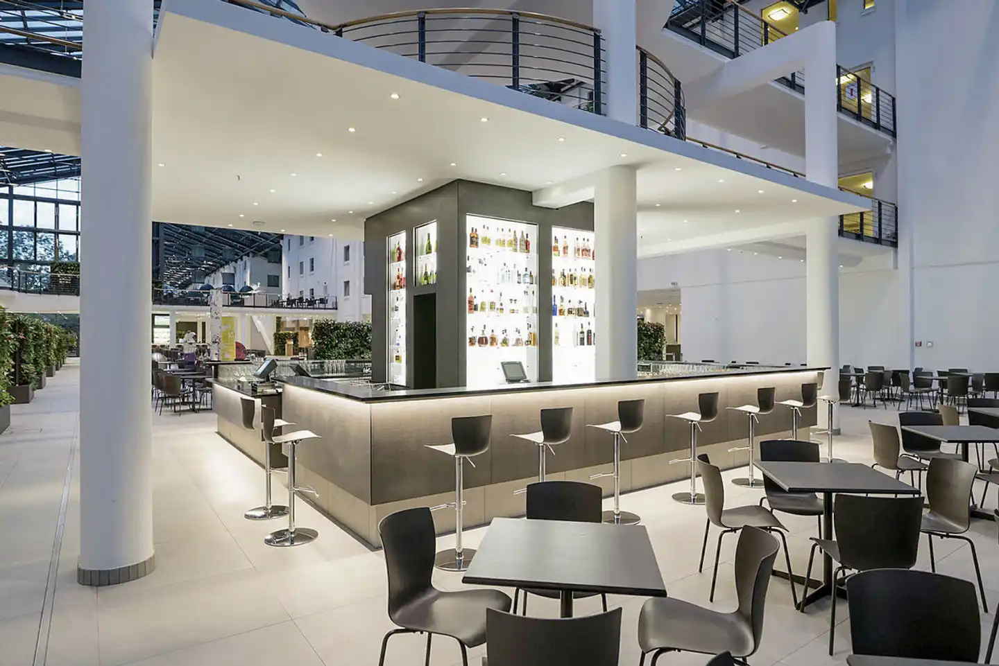 Estrel Berlin Bar