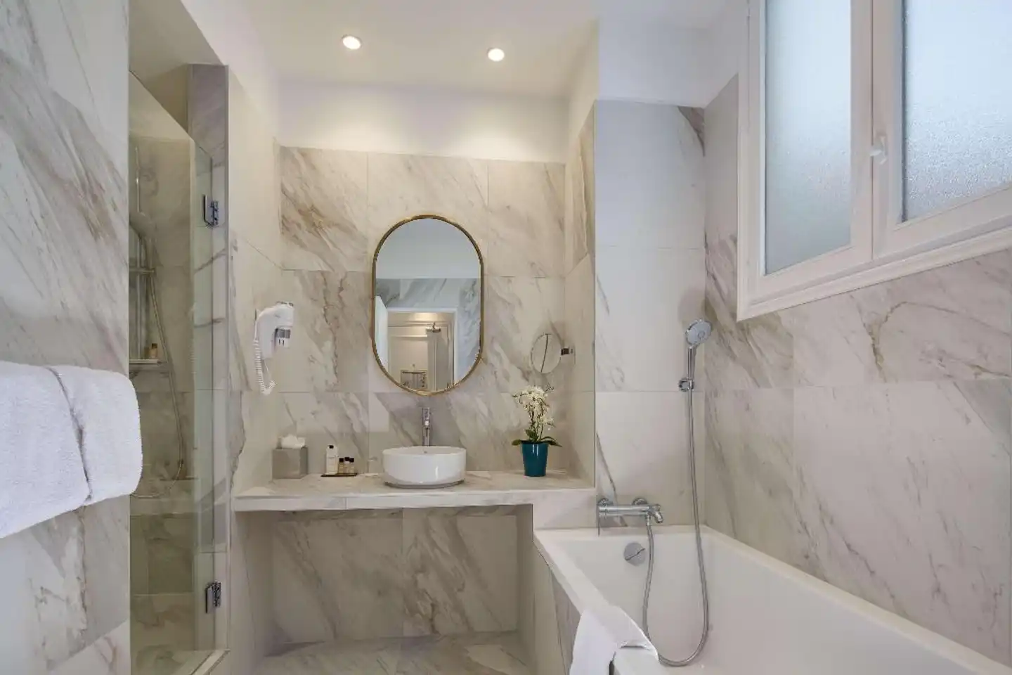 Pley Hotel Badezimmer