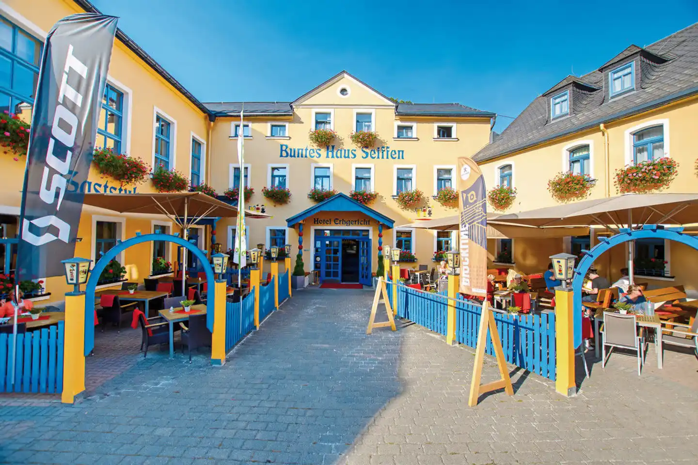 Buntes Haus Hotel Erbgericht Aussenansicht