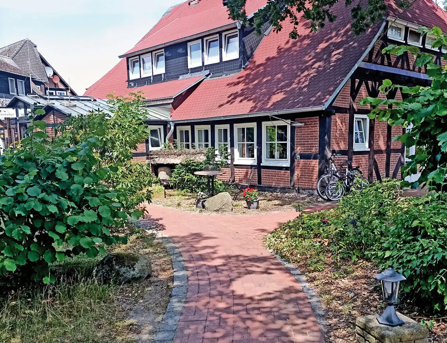 CAREA Ferien- & Reitsport-Hotel Brunnenhof Aussenansicht