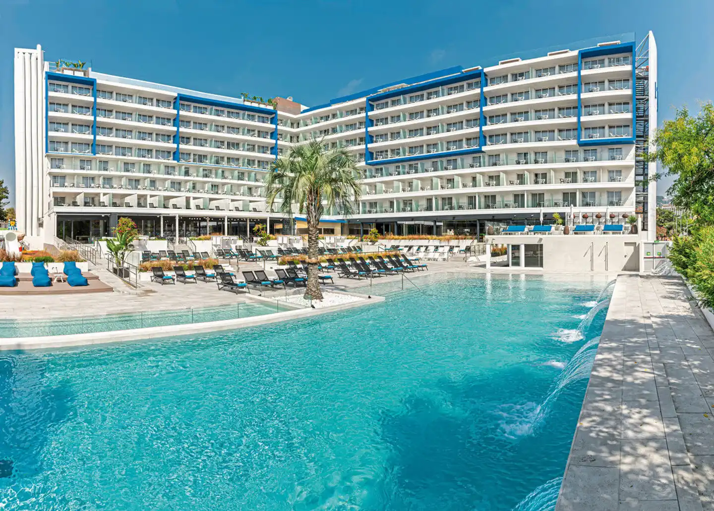 L'Azure Aussenansicht