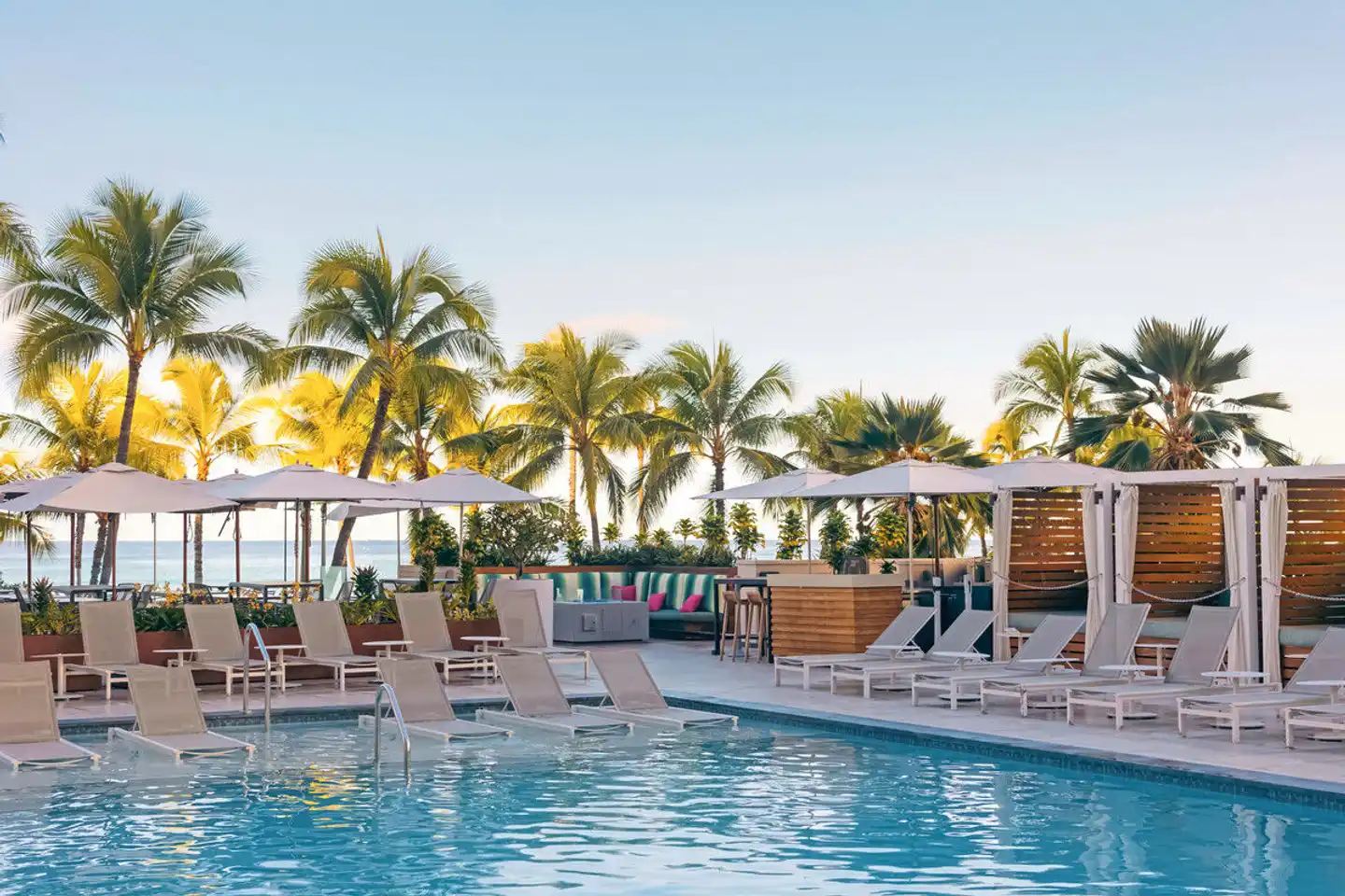 Waikiki Beach Marriott Resort & Spa Pool