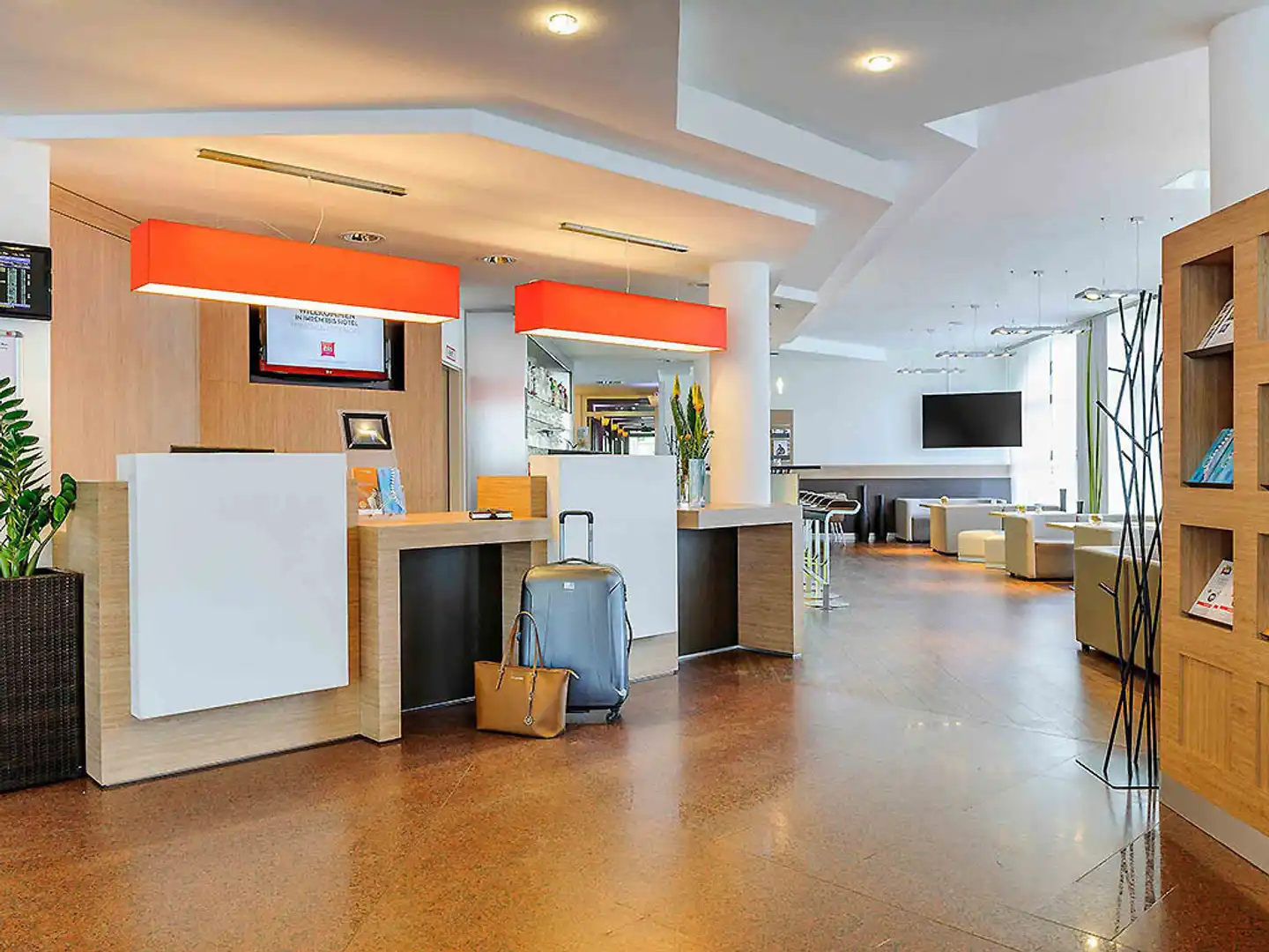 ibis Muenchen City Nord Hotel Lobby