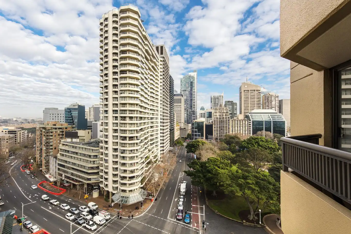 Oaks Sydney Hyde Park Suites Aussenansicht