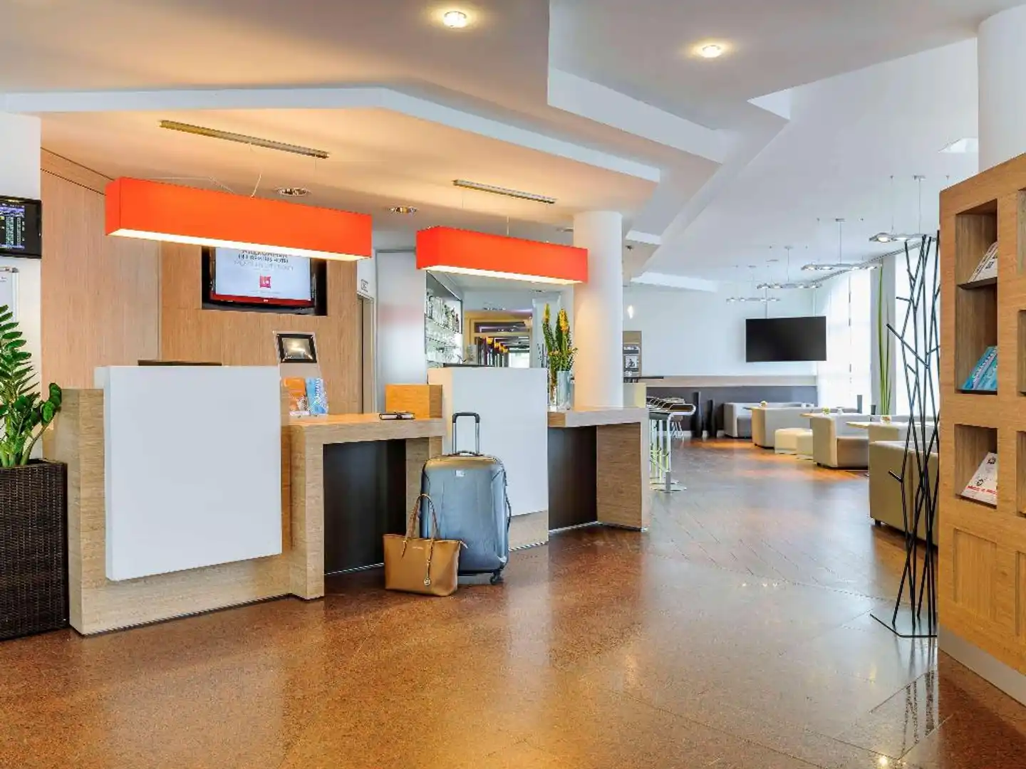 ibis Muenchen City Nord Hotel Lobby