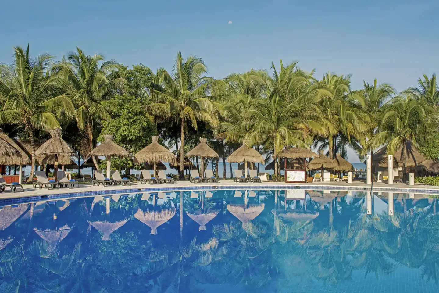 Iberostar Waves Cozumel Pool