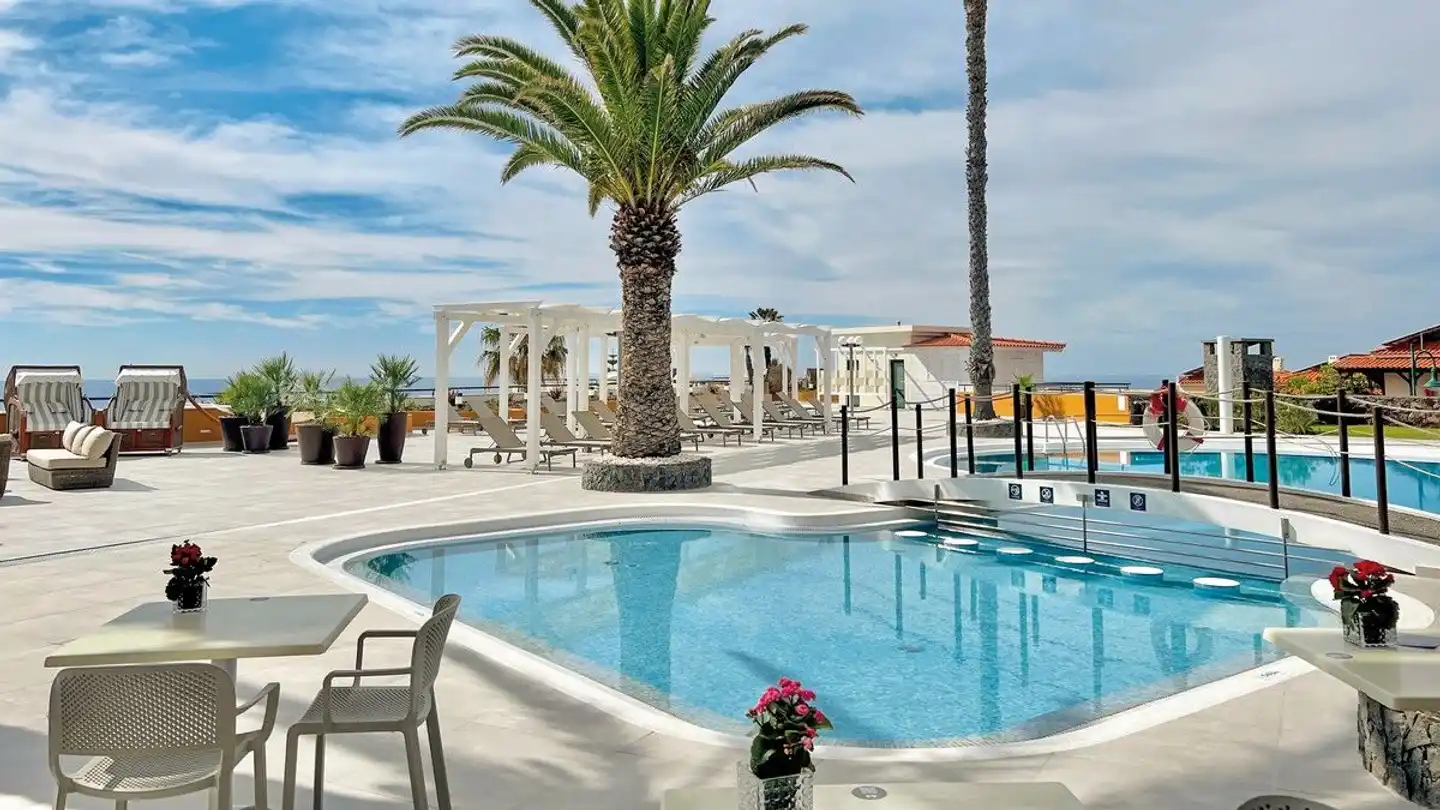 Sentido Galosol Pool