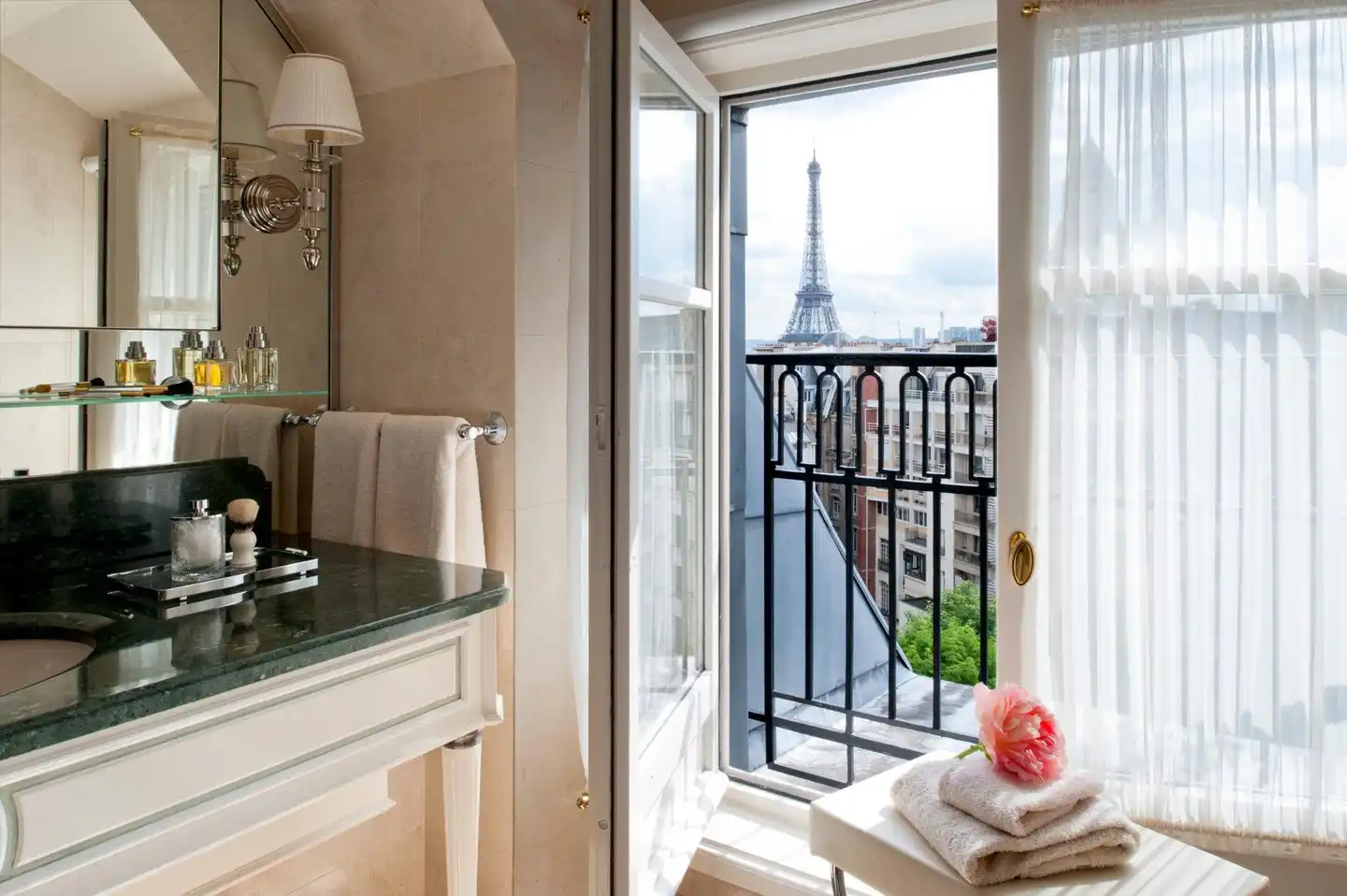 Four Seasons Hotel George V Paris Badezimmer