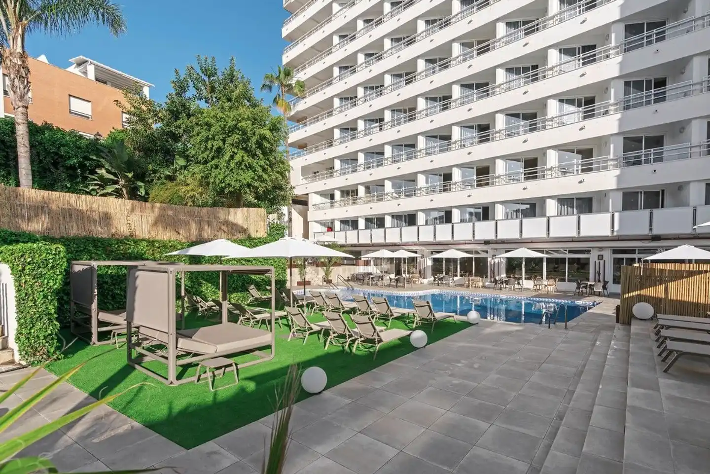 Hotel Costa Málaga by Pierre Vacances Garten