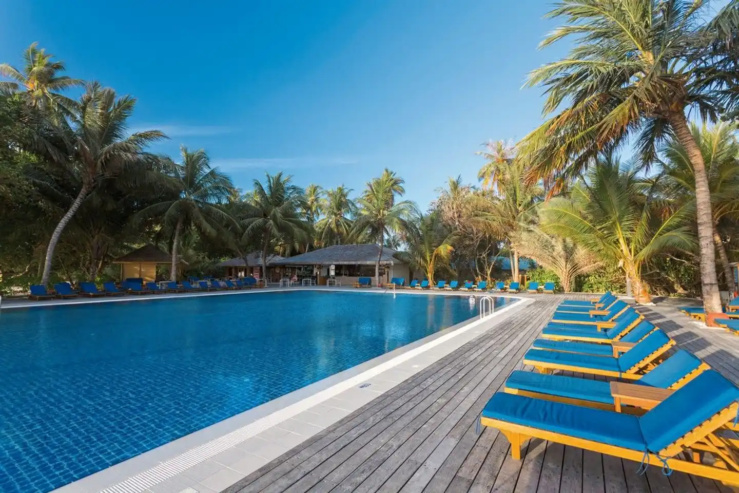 Meeru Maldives Resort Island Pool