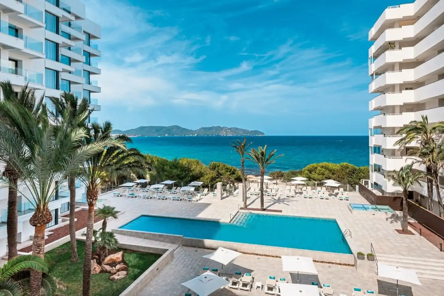 Iberostar Waves Cala Millor Pool