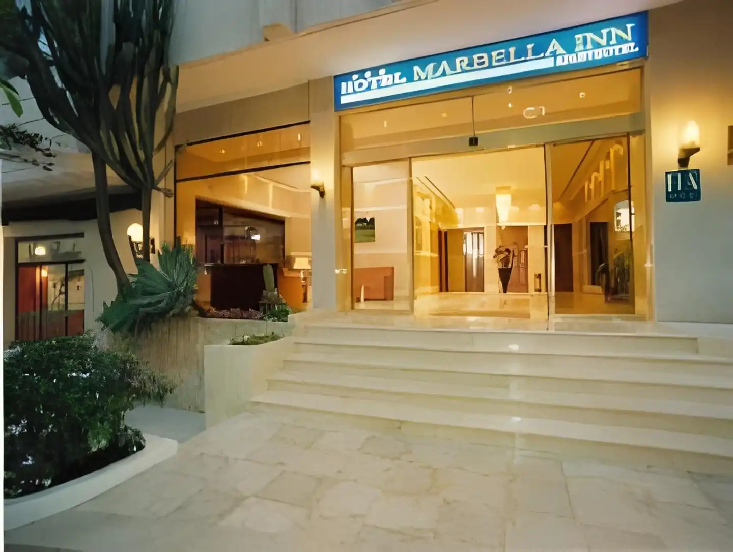 Marbella Inn Aussenansicht