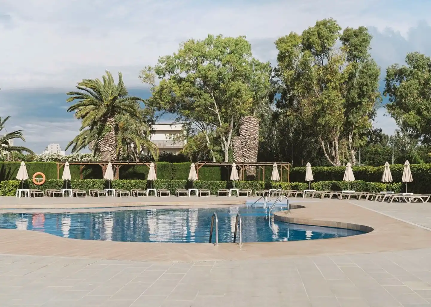 Mediterráneo Pool