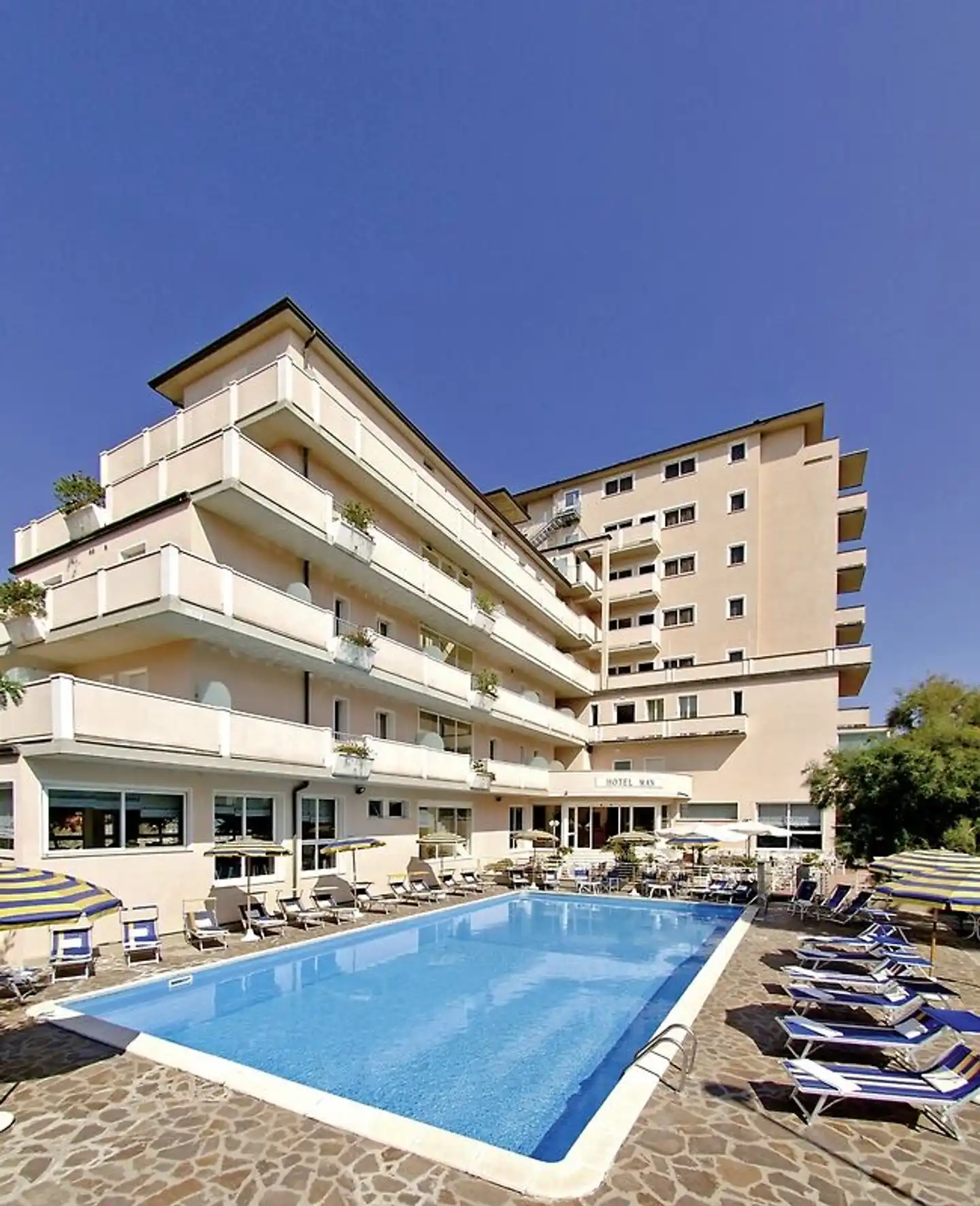 Man Pool