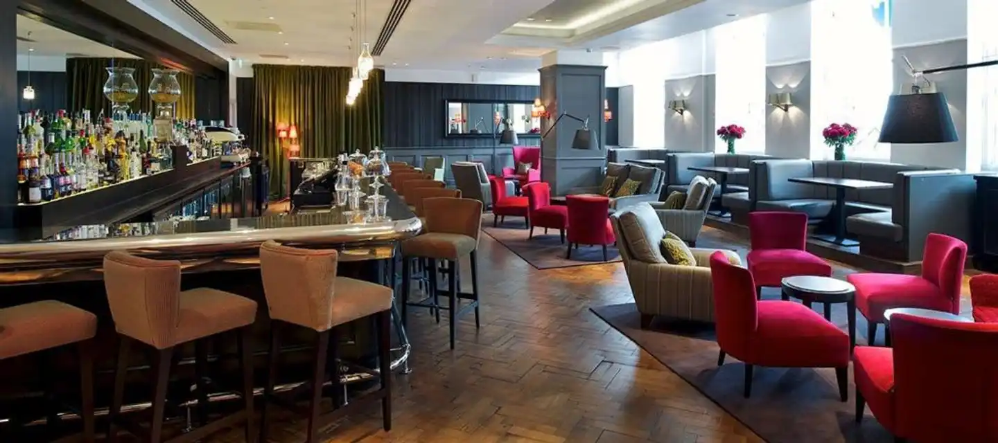 LONDON BRIDGE HOTEL Lobby