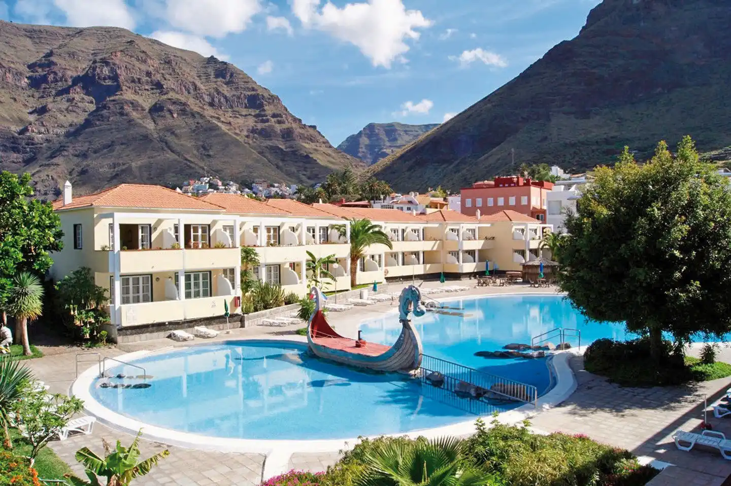Apartamentos Checkin Laurisilva Pool