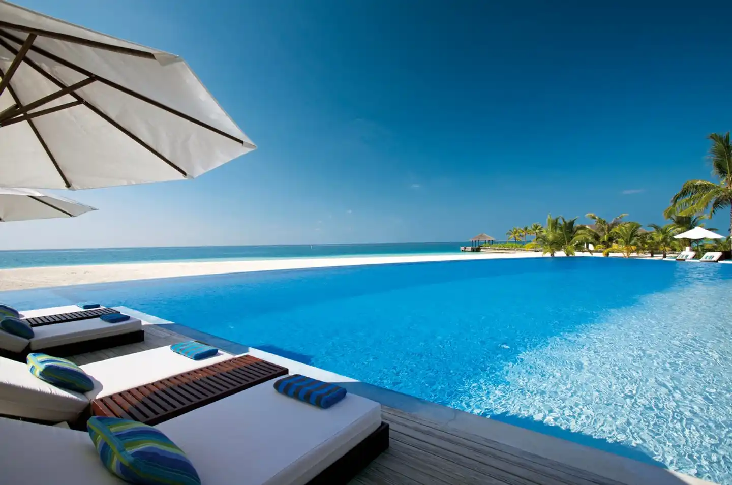 Velassaru Maldives Pool