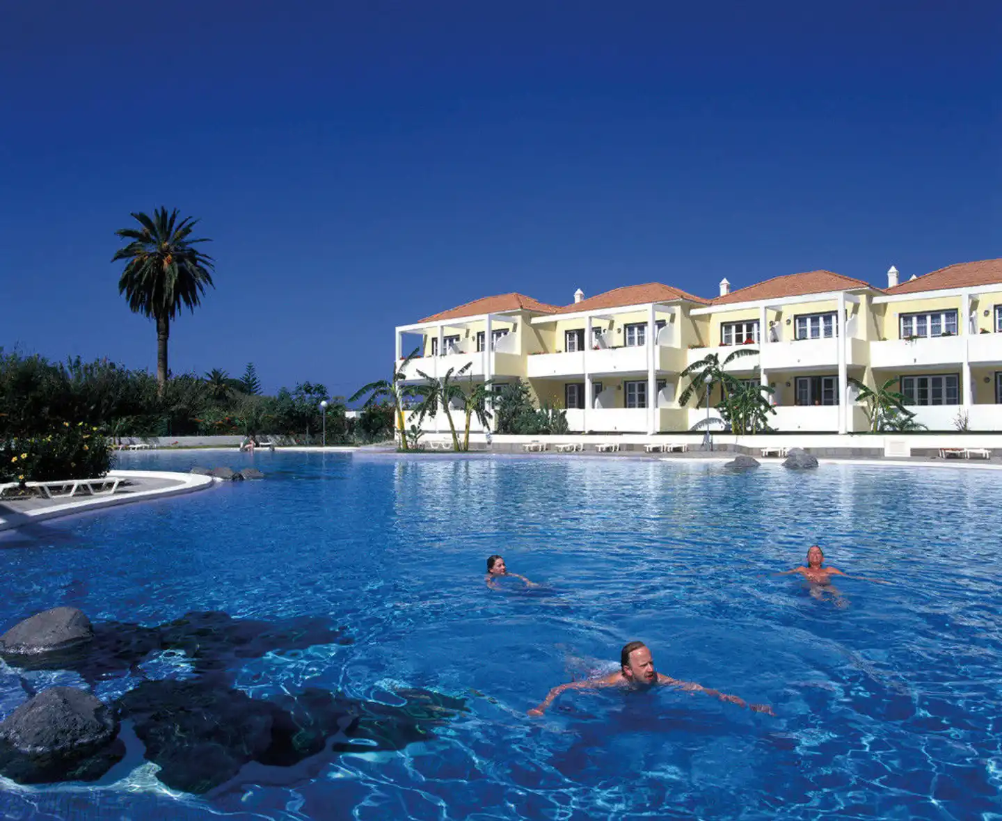 Apartamentos Checkin Laurisilva Pool