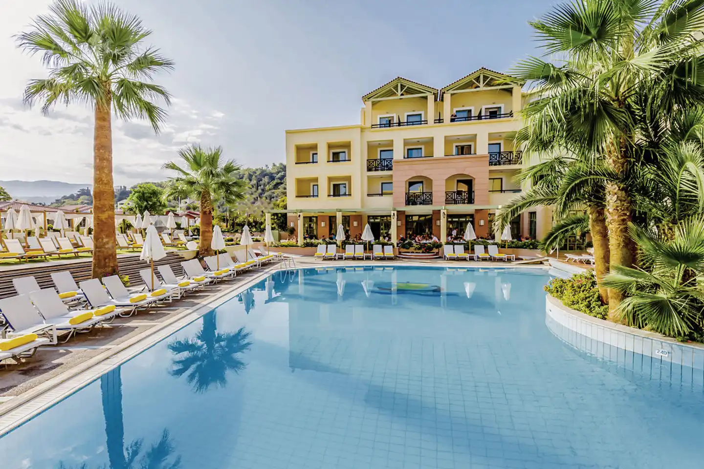 Samaina Inn Pool