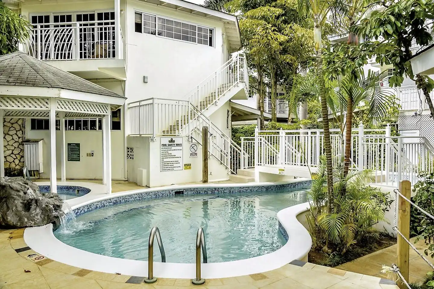Rondel Village Pool