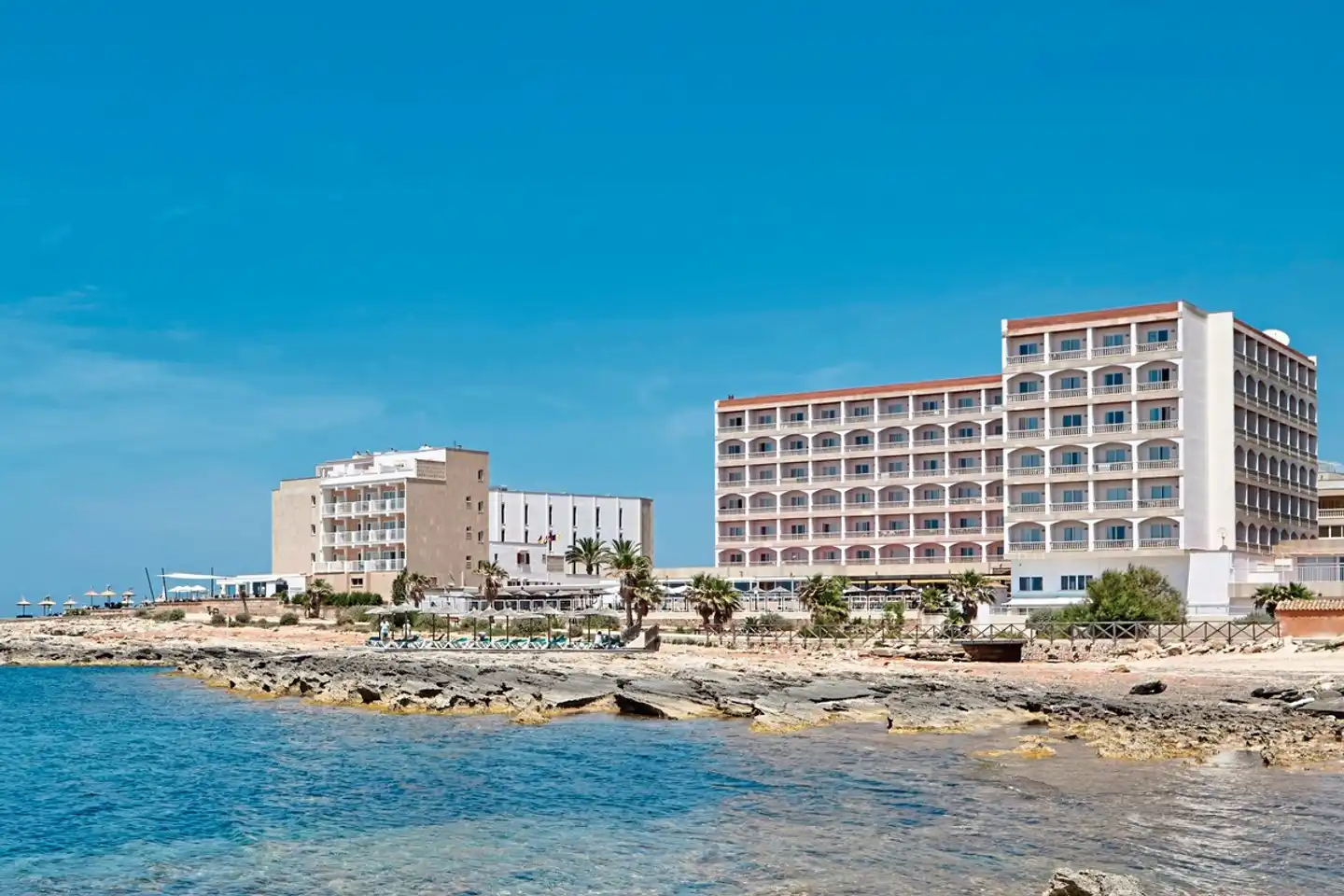 Universal Hotel Romántica Aussenansicht
