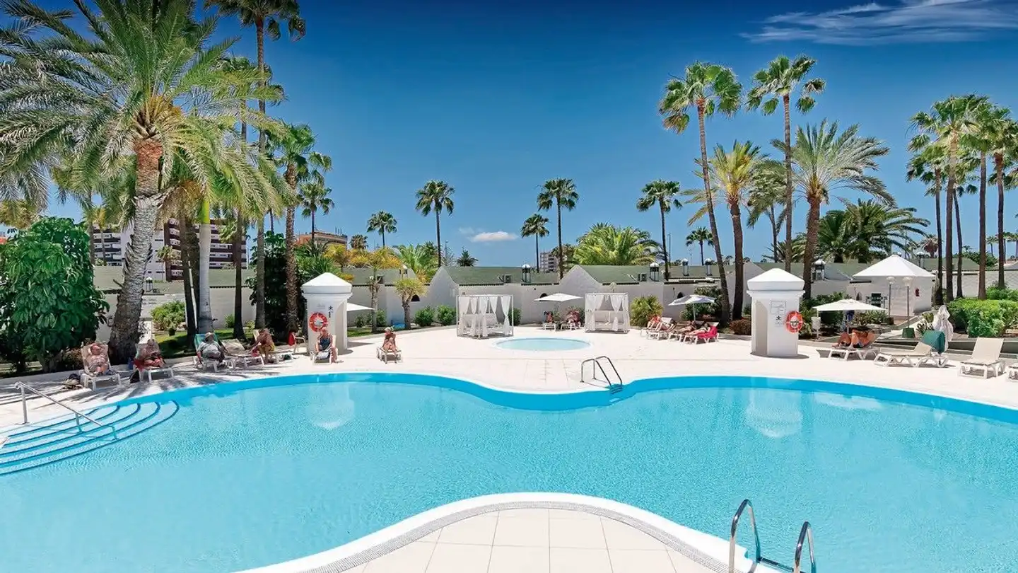 Parque del Paraiso II Pool