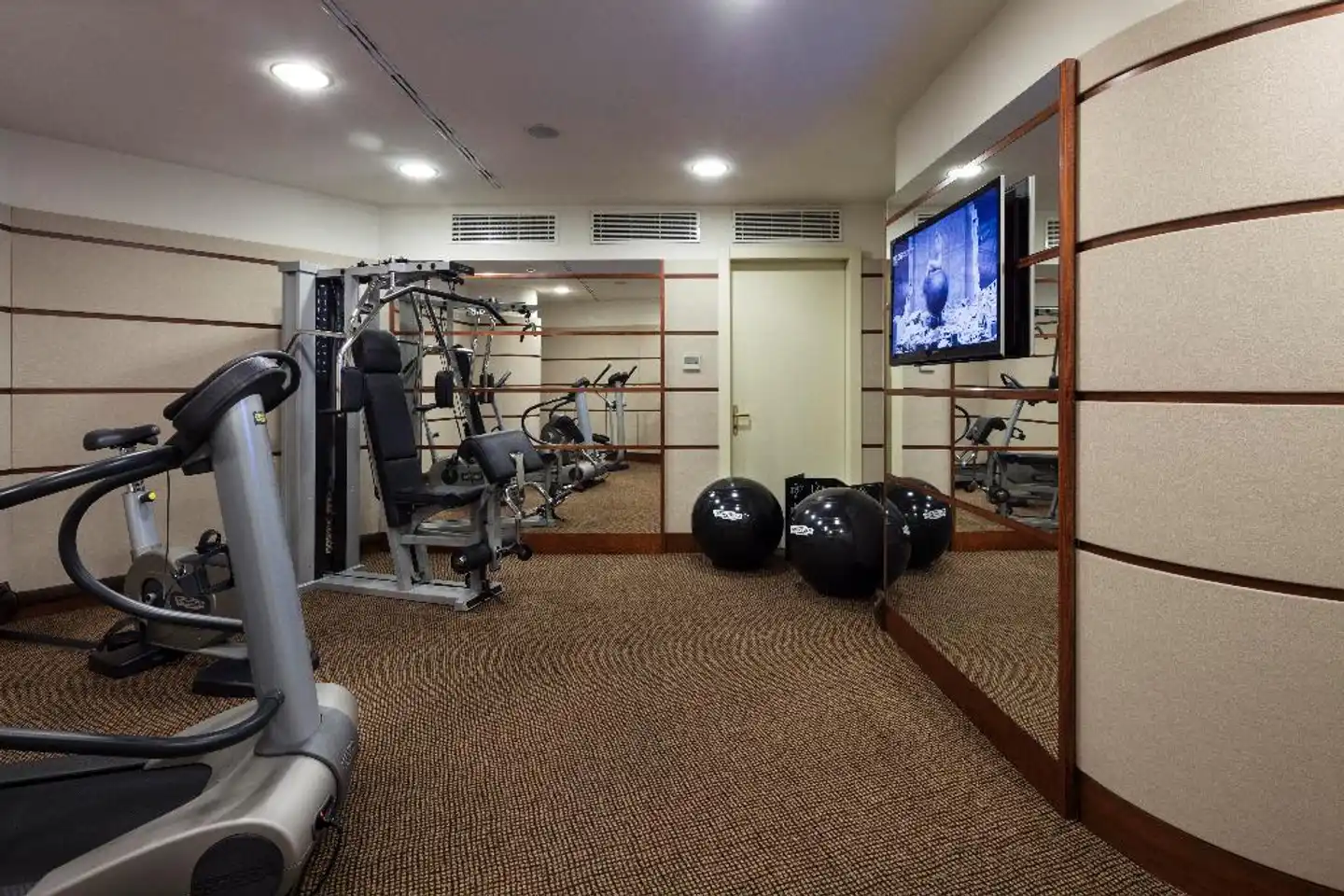 UNAHOTELS Cusani Milano Sport und Entertainment