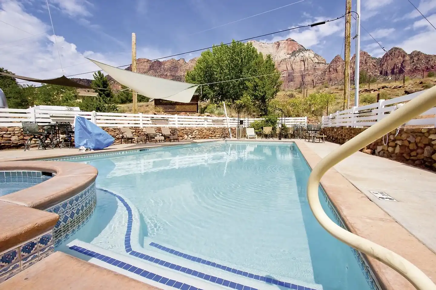 Pioneer Lodge Pool