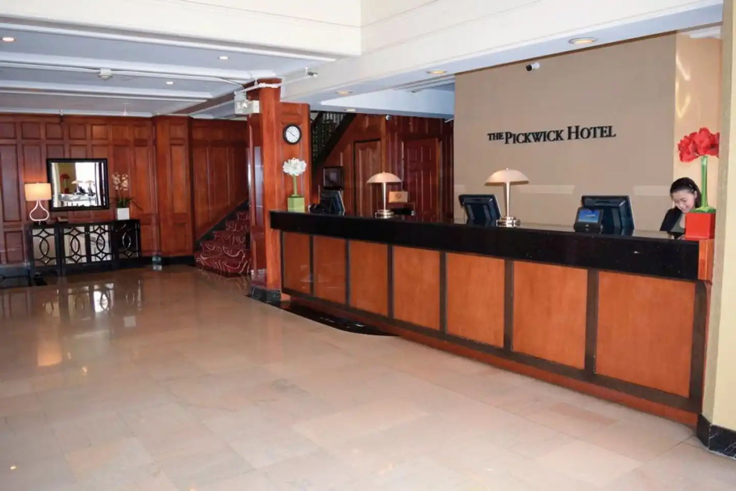 Pickwick Hotel Lobby